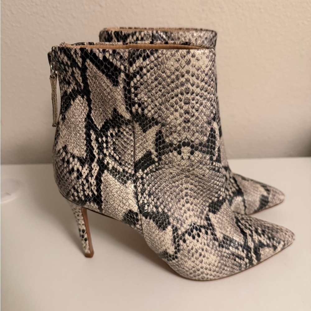 Schutz Leather Snake Skin Pointed Toe Stiletto Heel Booties Zip 5 B
